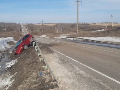 В Милославском районе иномарка вылетела в кювет